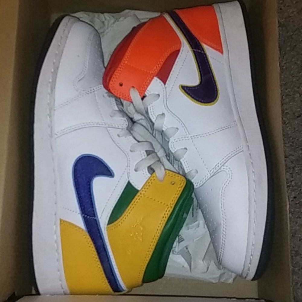 Jordan 1 mids